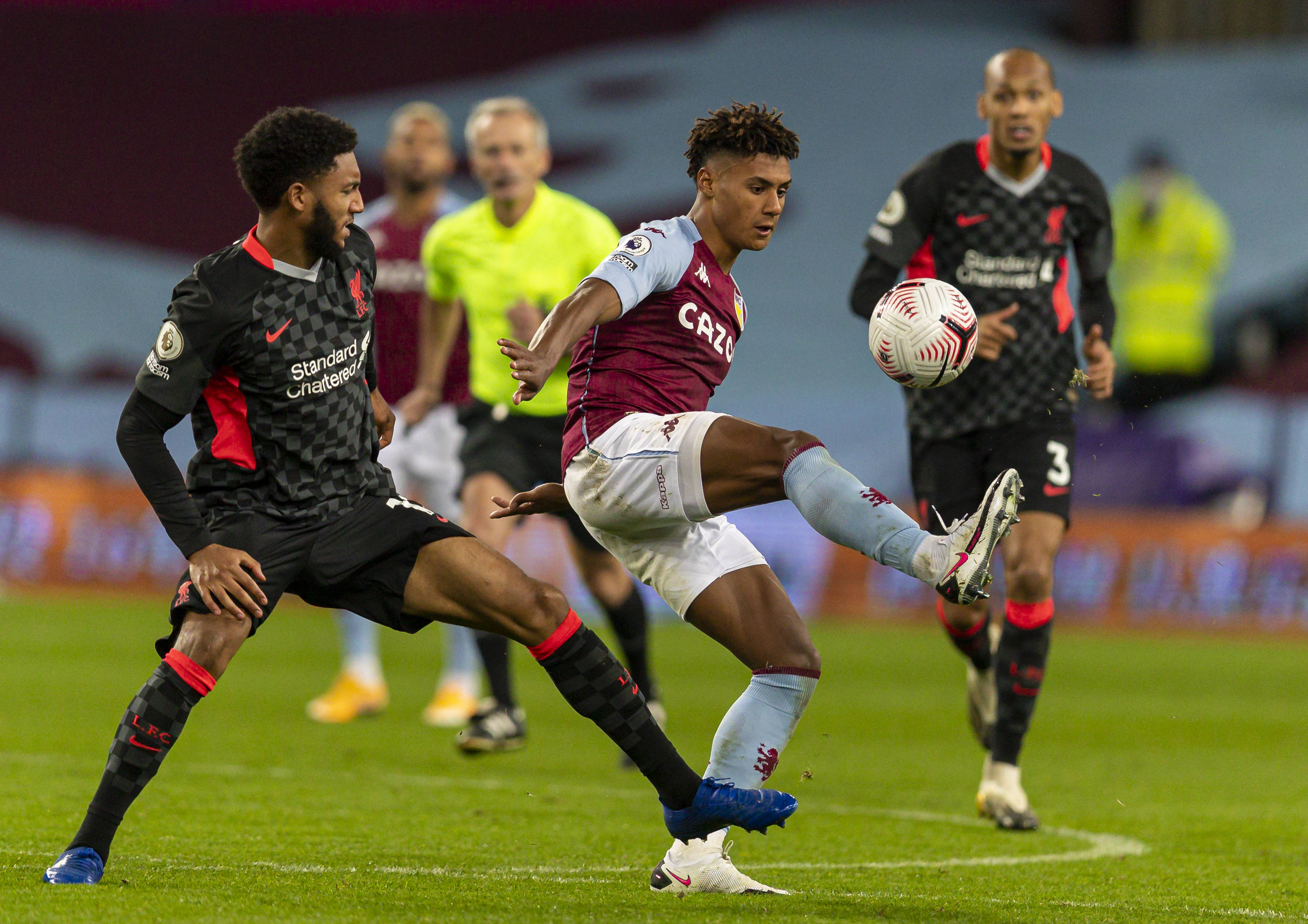 电讯报：由于过去两个赛季多次延迟开球，曼城被罚300万镑