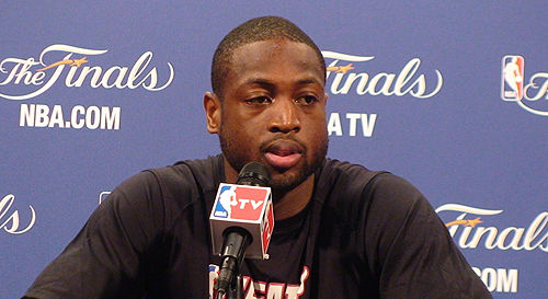 欧冠球员表现评析：C罗连续进球,