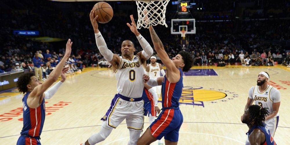 阿尔卡拉斯表演赛搞笑举动笑翻全场，指出乐观态度是最大武器